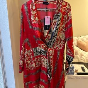 Pretty Little Thing deep V-neck satin dress in a vintage scarf print